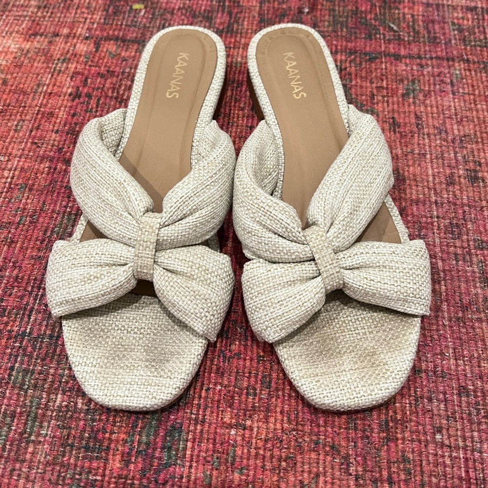 KAANAS Pacifico Chunky Crisscross Sandals
